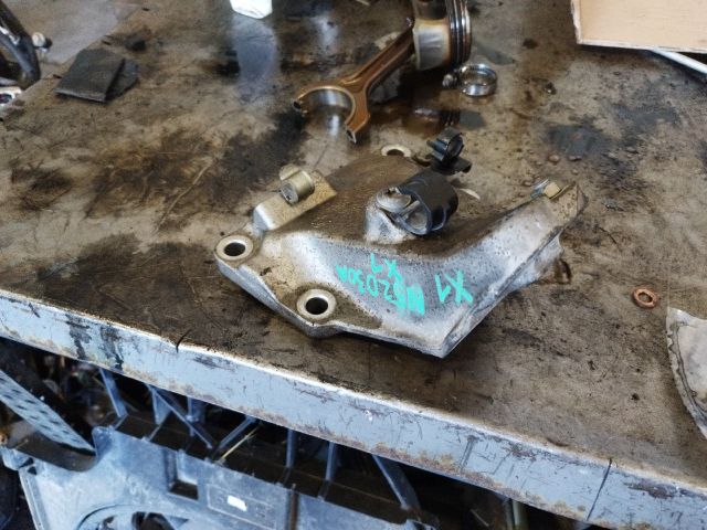 bontott BMW X1 Motor Tartó Bak Bal