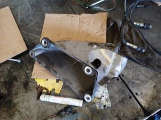 bontott BMW X1 Motor Tartó Bak Jobb