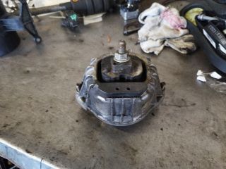 bontott BMW X1 Motor Tartó Bak Jobb