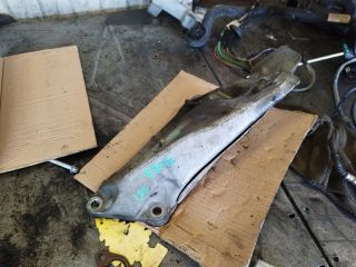 bontott BMW X1 Motor Tartó Bak Jobb