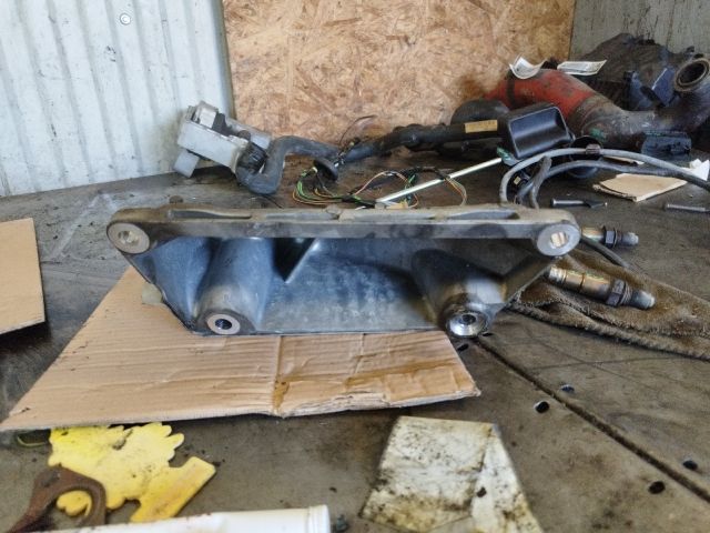 bontott BMW X1 Motor Tartó Bak Jobb