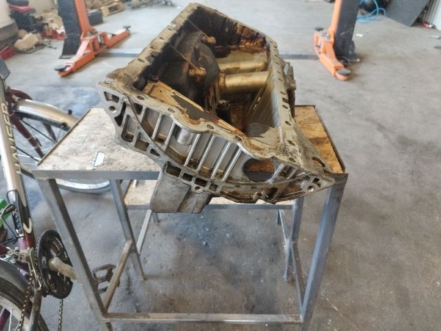 bontott BMW X1 Olajteknő