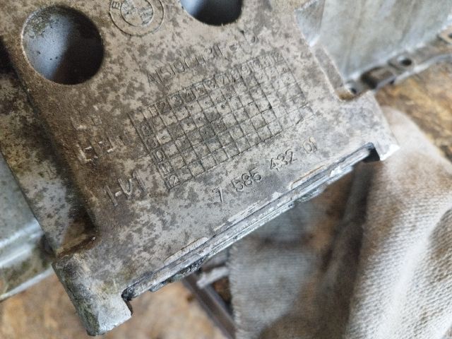 bontott BMW X1 Olajteknő