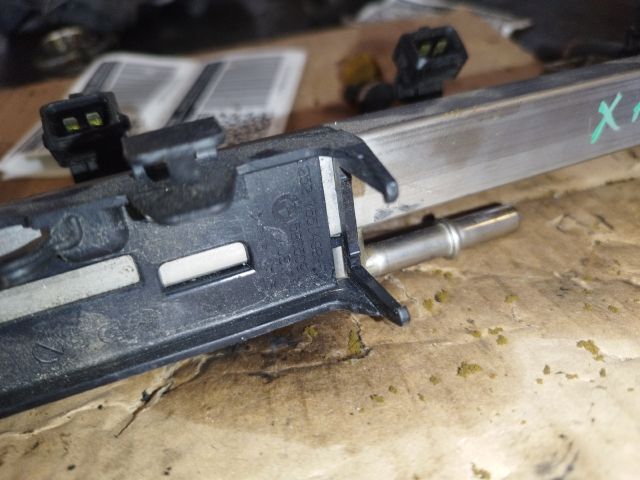 bontott BMW X1 Porlasztó Sor / Híd