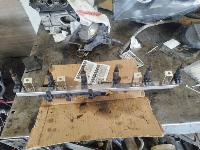 bontott BMW X1 Porlasztó Sor / Híd