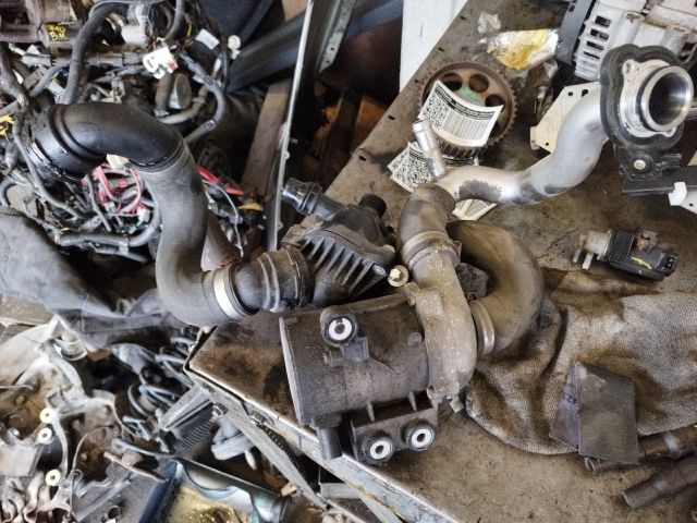 bontott BMW X1 Vízpumpa