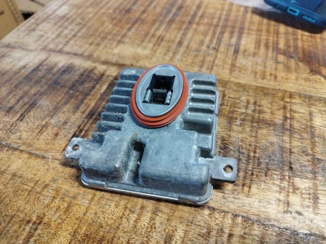 bontott BMW X1 Xenon Trafó