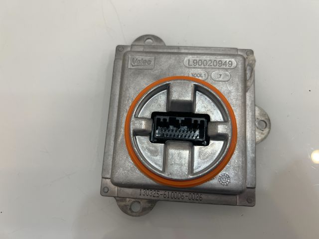 bontott BMW X1 Xenon Trafó