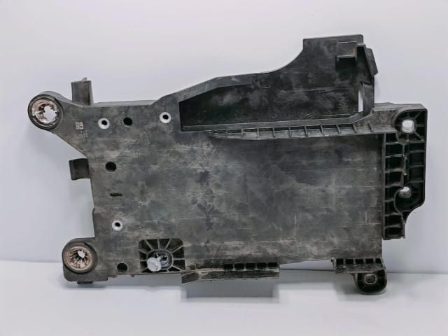 bontott BMW X2 Akkumulátor Tartó