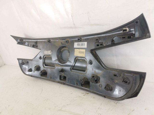 bontott BMW X2 Csomagtérajtó Díszléc