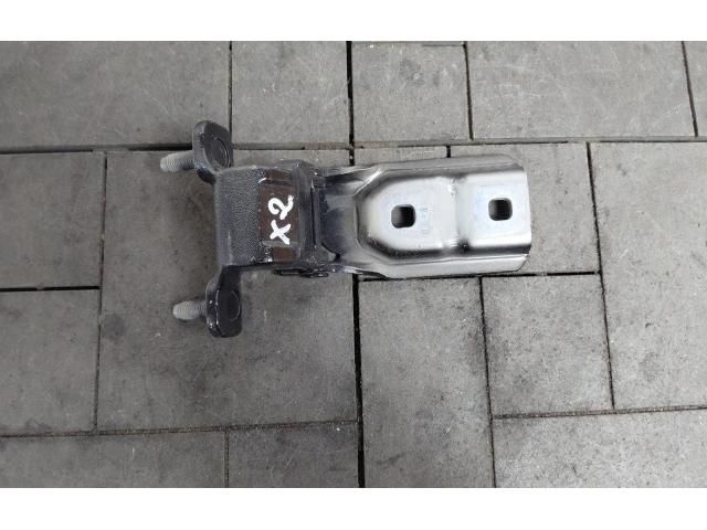 bontott BMW X2 Csomagtérajtó Jobb Zsanér