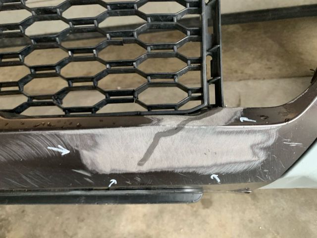 bontott BMW X2 Első Lökhárító (Üresen)