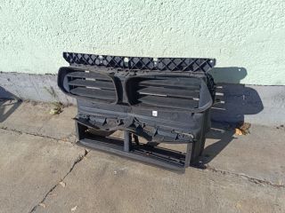 bontott BMW X2 Hűtőrács