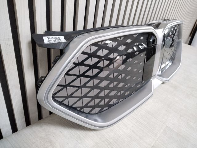 bontott BMW X2 Hűtőrács