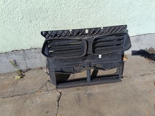 bontott BMW X2 Hűtőrács