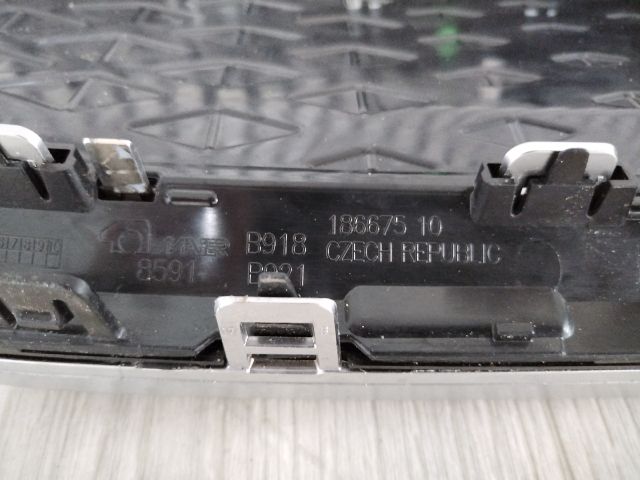 bontott BMW X2 Hűtőrács