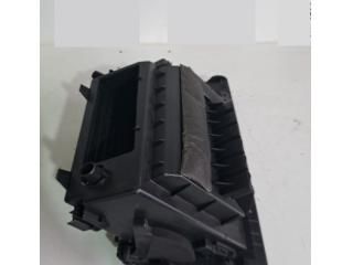 bontott BMW X2 Kesztyűtartó