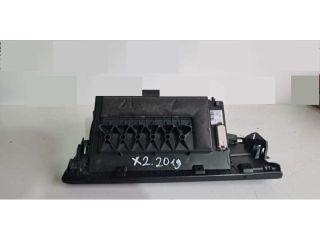 bontott BMW X2 Kesztyűtartó