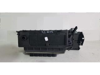 bontott BMW X2 Kesztyűtartó