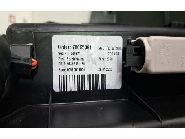 bontott BMW X2 Kesztyűtartó