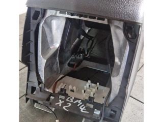 bontott BMW X2 Könyöklő