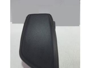 bontott BMW X2 Könyöklő