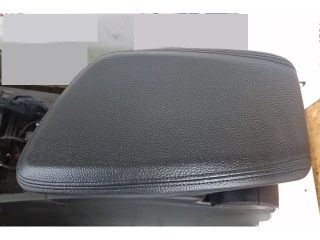 bontott BMW X2 Könyöklő