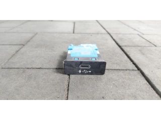 bontott BMW X2 USB HUB