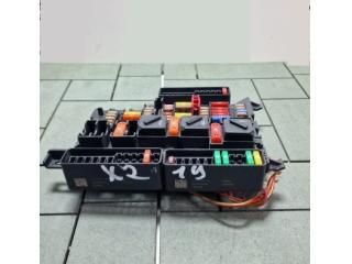 bontott BMW X2 Biztosítéktábla Motortér