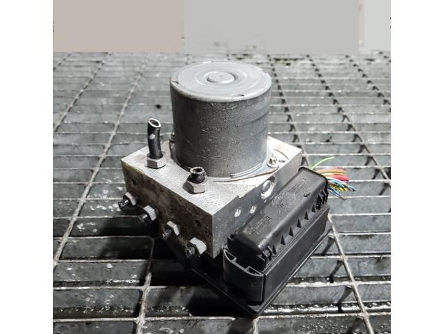 bontott BMW X3 ABS Kocka