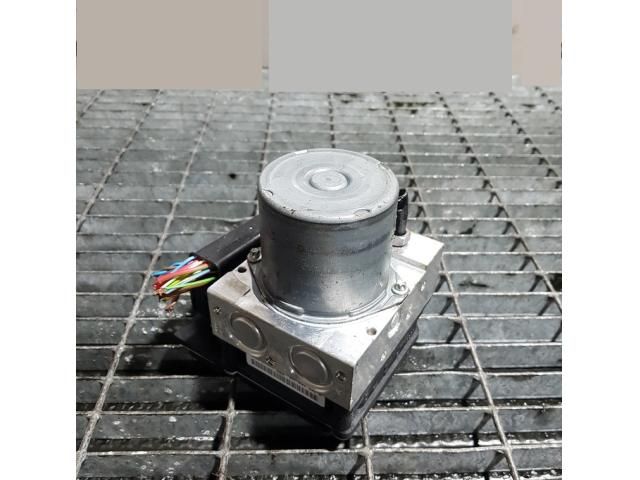 bontott BMW X3 ABS Kocka