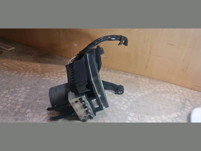 bontott BMW X3 ABS Kocka