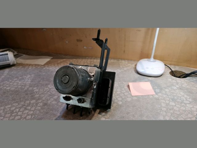 bontott BMW X3 ABS Kocka