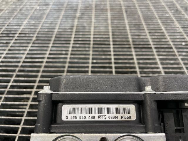 bontott BMW X3 ABS Kocka