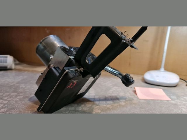 bontott BMW X3 ABS Kocka