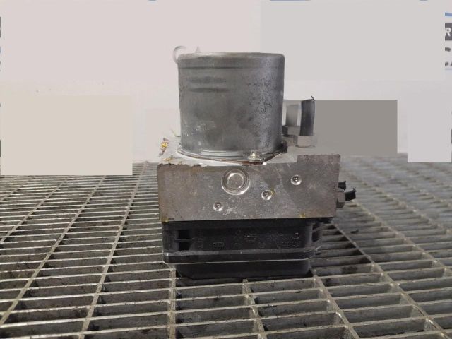 bontott BMW X3 ABS Kocka