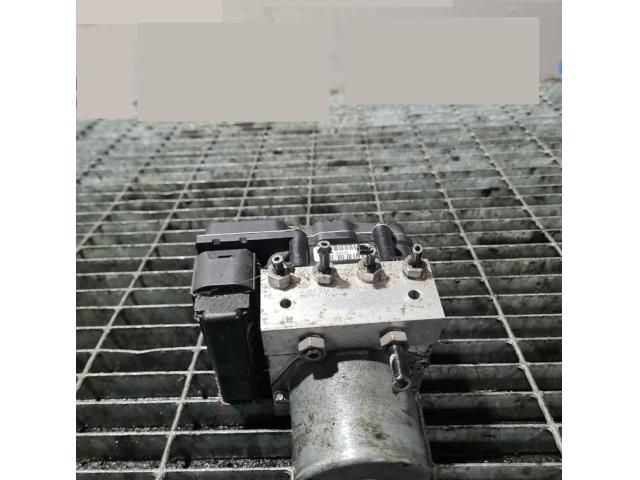 bontott BMW X3 ABS Kocka