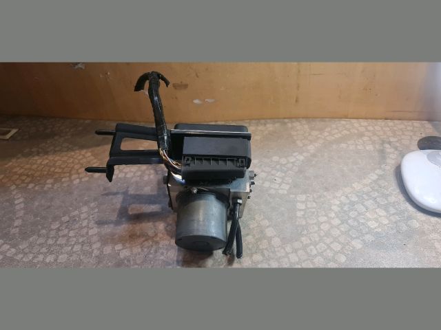 bontott BMW X3 ABS Kocka