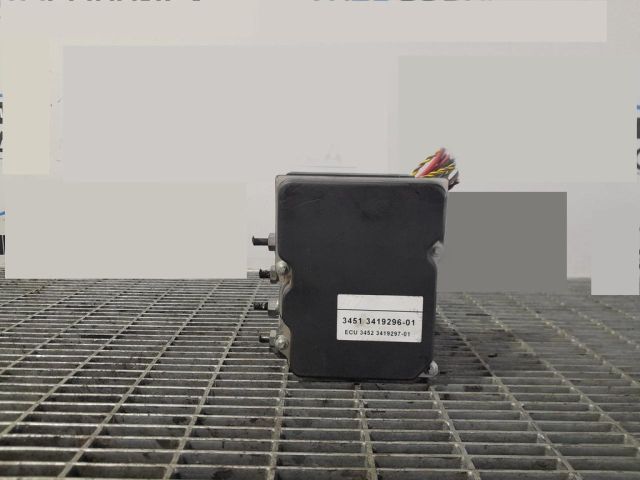 bontott BMW X3 ABS Kocka