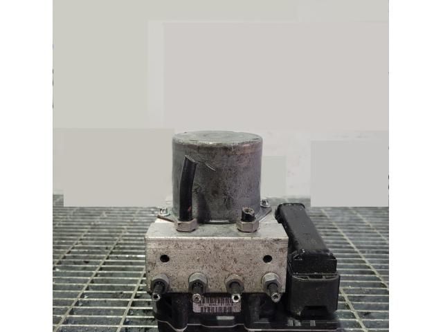 bontott BMW X3 ABS Kocka