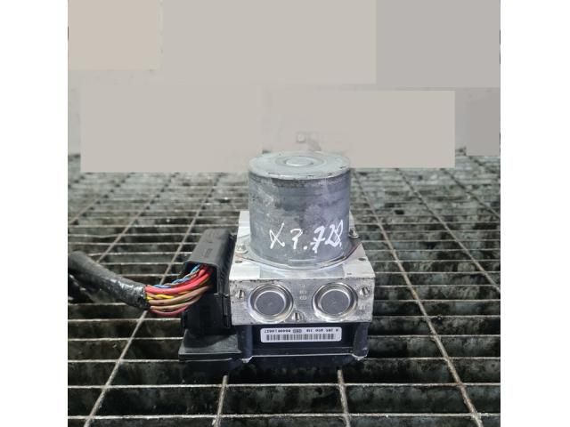 bontott BMW X3 ABS Kocka