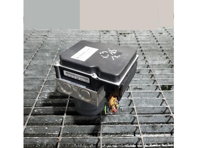 bontott BMW X3 ABS Kocka