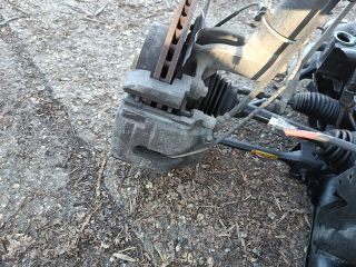 bontott BMW X3 Bal első Féknyereg Munkahengerrel