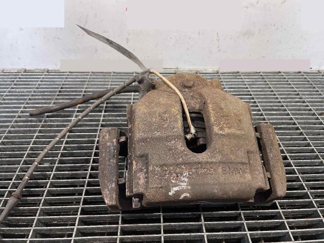 bontott BMW X3 Bal első Féknyereg Munkahengerrel