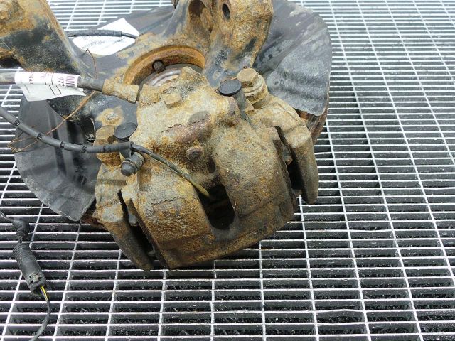 bontott BMW X3 Bal első Féknyereg Munkahengerrel