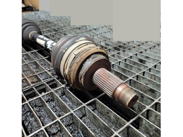 bontott BMW X3 Bal Féltengely