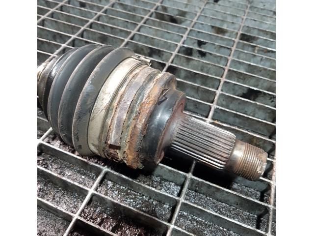 bontott BMW X3 Bal Féltengely