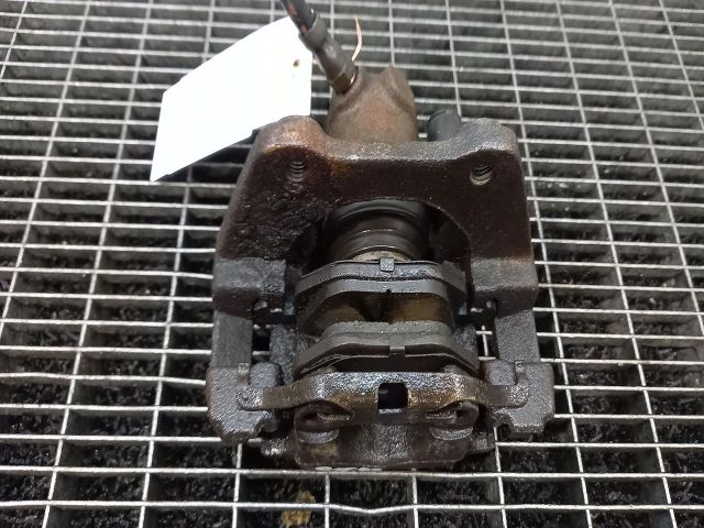 bontott BMW X3 Bal hátsó Féknyereg Munkahengerrel