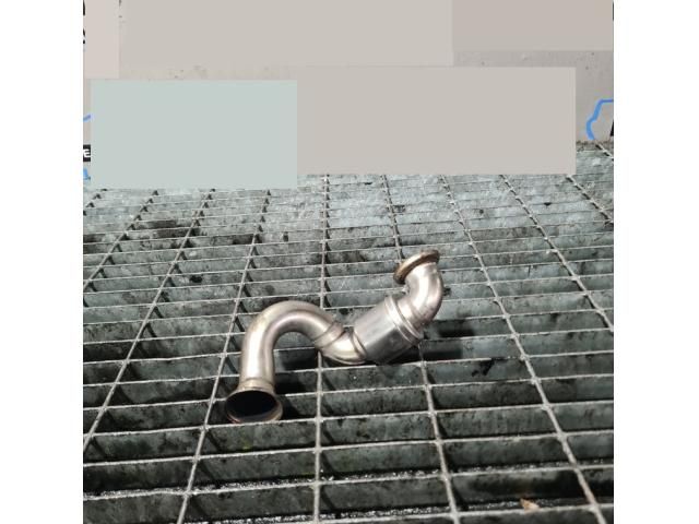 bontott BMW X3 EGR Hűtő Cső