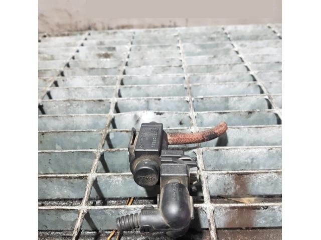 bontott BMW X3 Lefújószelep